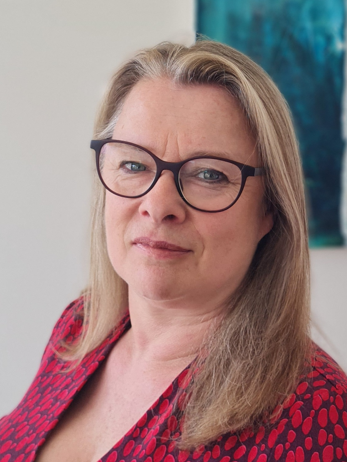 Lois Eva, MD